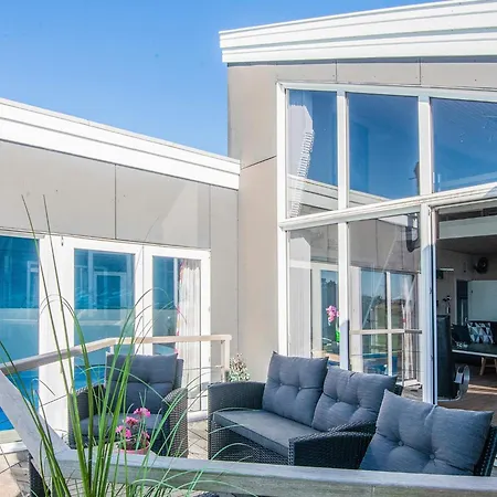 10 Person In 에벨토프트