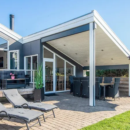 Holiday home 5 Star In